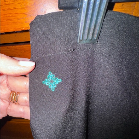 Med Couture Women’s Cargo Scrub Pants - Picture 2 of 8